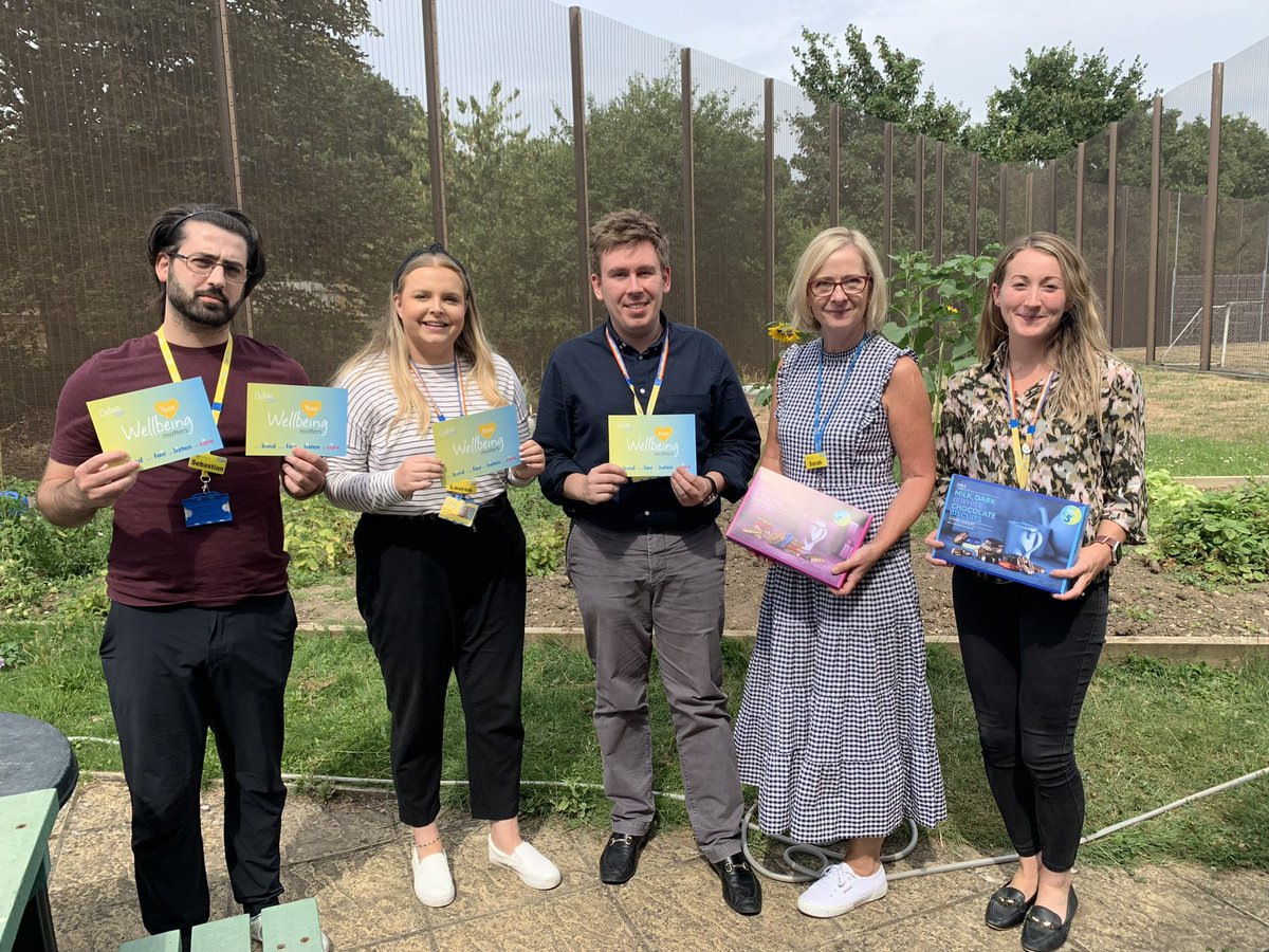 Some of our WMC staff enjoying a visit today from an Oxleas Well-being Champion as part of #wellbeingweek <a href="/OxleasFrnsicPT/">Oxleas Forensic Psychological Therapies</a> <a href="/OxleasNHS/">Oxleas NHS</a> 🌻🍪