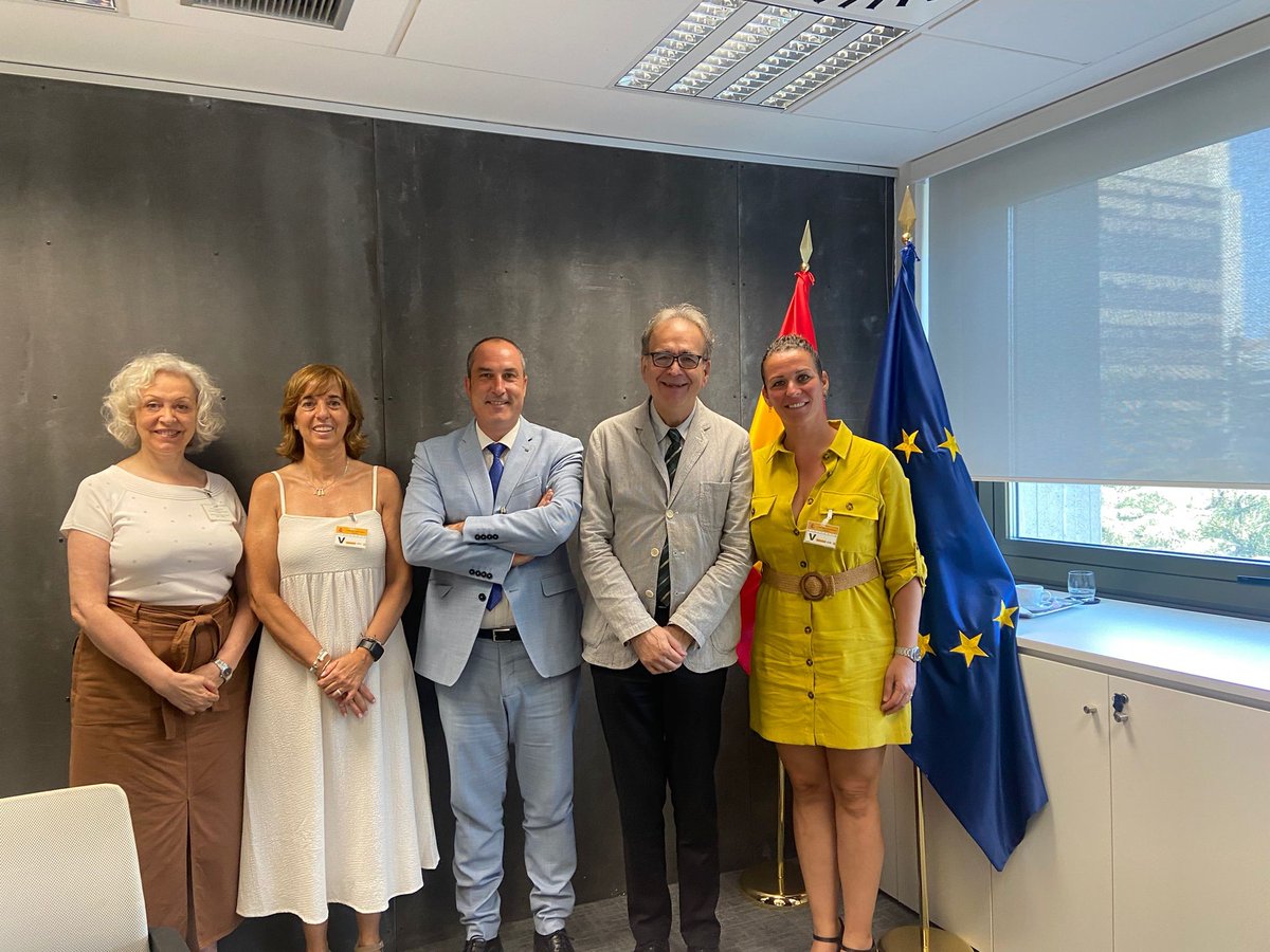 Una representación de Florida Universitària se reúne con el Ministro de Universidades 👉🏻 El objetivo era trasladarle el proyecto innovador, flexible, sostenible y cooperativo de la institución  floridauniversitaria.es/es-ES/noticias…