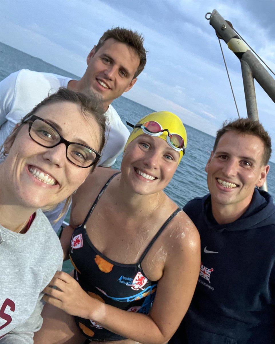 BethRBryan's tweet image. Can not believe we just did that! 🏴󠁧󠁢󠁥󠁮󠁧󠁿➡️🇫🇷

Powered by parmo’s and true northern grit I made it to France in 14 hours and 8 mins. 

I say we because it was a team effort. Without James, Jo, Liam, the pilots Andy and James I would not have made it onto French land.