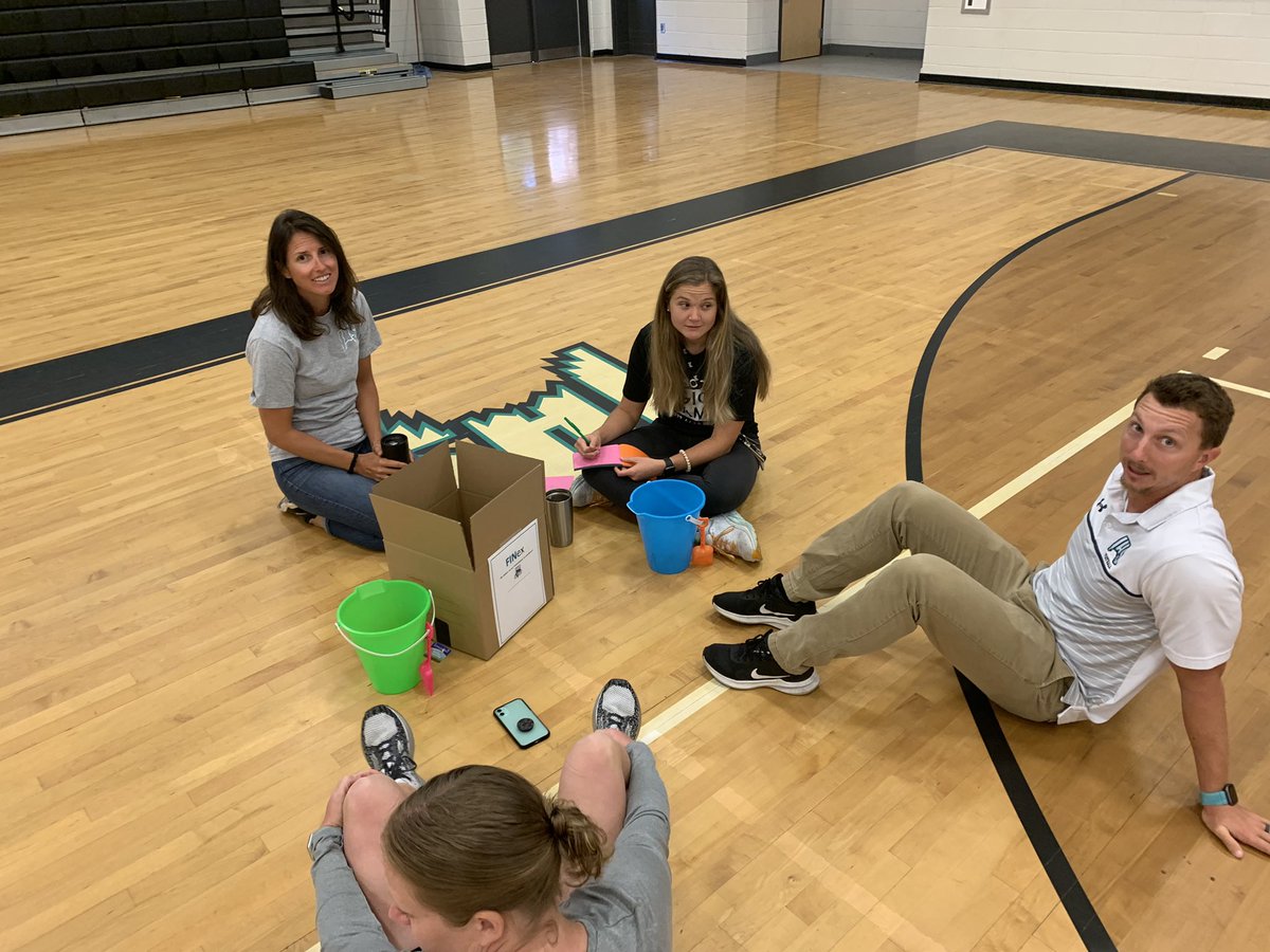PrincipalDLB's tweet image. Day 1️⃣ - Shark Staff returned and we jumped right into “swarming the ‘Cs’ to success” #CreativeConnections #CollectiveCommitments 
“Getting Ready to Deliver on our Commitment to Excellence” #FINex