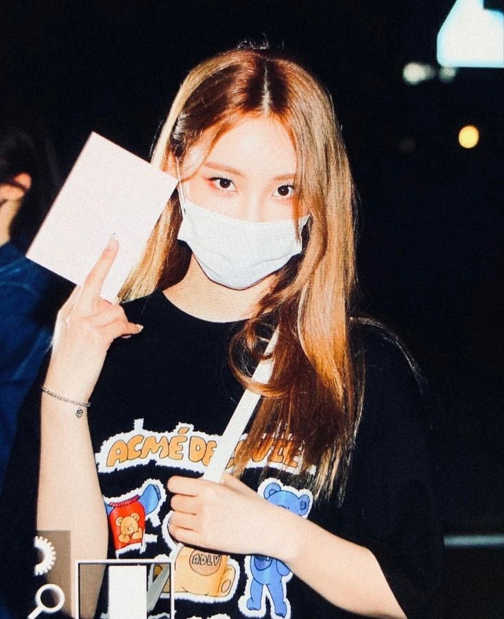 ⠀⠀ 

            yslkaqi.✿  𓋰   sns update !    
⠀⠀       07:49 pm   ━━   07. 28. 2022. 
            ⌕ location disabled.
            : otw to London para mag search ng pogi!
⠀ ⠀      ͏͏͏
⠀⠀
