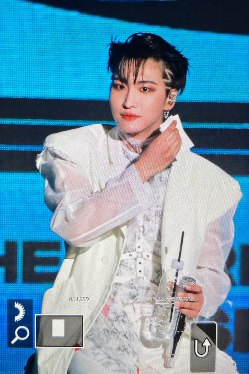 Blazed_403's tweet photo. 220728 
왕자네 ...

#에이티즈 #ATEEZ #성화 #SEONGHWA https://t.co/C5ATJ3OYt2