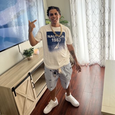 #NewProfilePic https://t.co/8T6b1MZ67o<a href="/tag/newprofilepic"class="tags">#NewProfilePic</a>