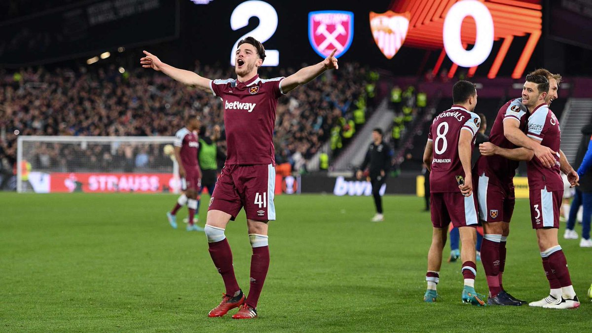 usawhu2's tweet photo. Ahhh. What a night 😍⚒ https://t.co/iIxieatwIB
