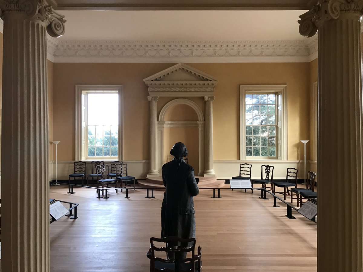 In the #ColonialStyle, colors are sourced from ochre, umber, & sienna. The #MarylandStateHouse Old Senate Chamber is an example of colonial colors. For our #Restoration of the chambers, we macerated powdered whiting & glue, then mixed in dry pigments of raw sienna & yellow ochre.