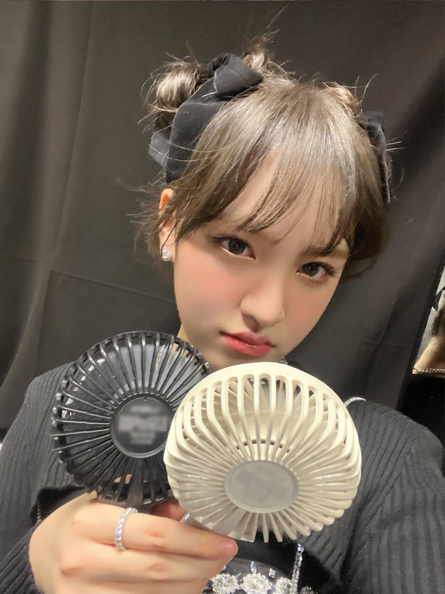 lizpics_'s tweet photo. 🪐 https://t.co/44c3WNaW27