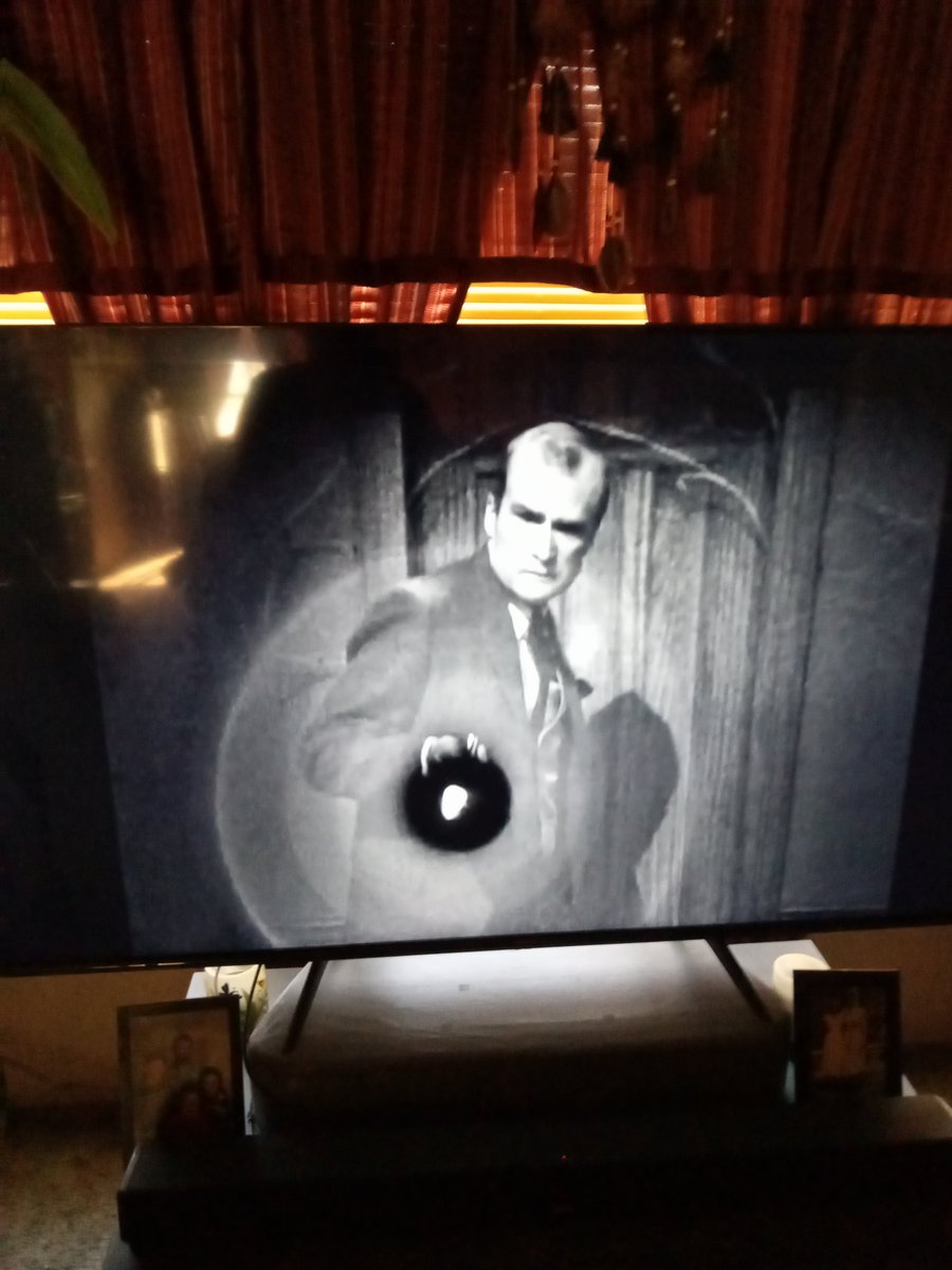 AshleyCurrin3's tweet photo. #RogerCollins searching for #VictoriaWinters in the close of part of the, house! #DarkShadows https://t.co/9TK6P913Xc