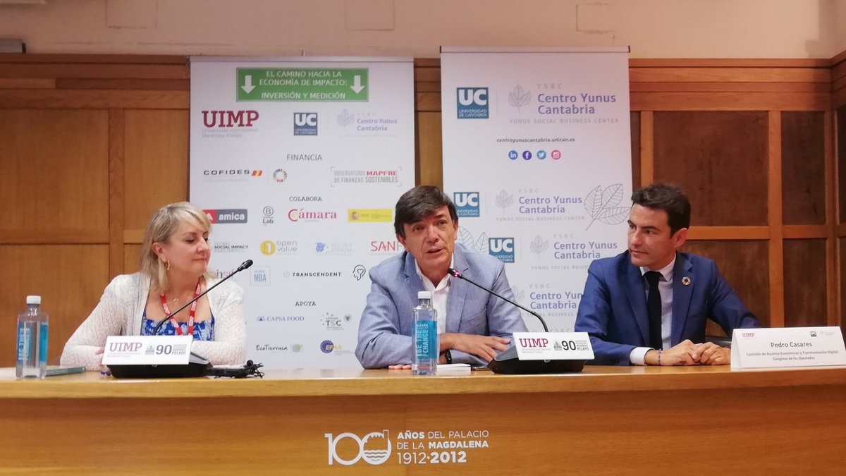 El rector de @uimp1 clausura nuestro curso de verano, acompañado por <a href="/pedro_casares/">Pedro Casares</a> diputado por #Cantabria en el congreso de los diputados y nuestra directora <a href="/Ana_F_Laviada/">Ana Fdez Laviada</a>. #yunusUIMP2022