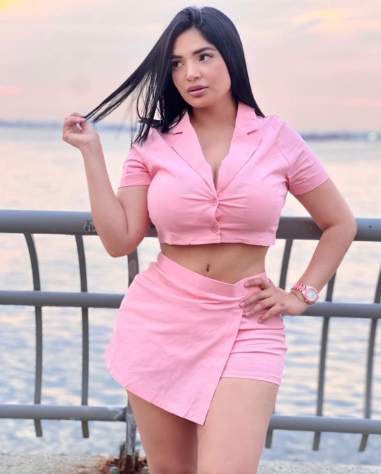 TW Pornstars Anhastacia Gabriela. Pictures and videos from Twitter.