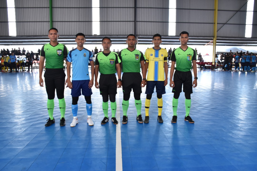 BolaTldm's tweet photo. Perlawanan Akhir Lelaki Kejohanan Futsal ISG 2022. Keputusan Penuh Seperti Berikut:

 TLDM (10) - (8) TUDM

#WEARECHAMPION
#COMEBACKISREAL 
#ISGFUTSAL22
#RAHMATILAHRMN
#MAJULAHSUKANUNTUKTLDM 
@KDTEGUHSAMUDERA
@KDMAHAMIRU https://t.co/12GgKORXyN