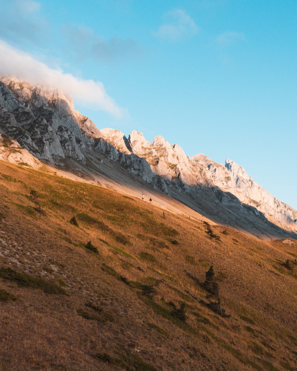 🥾Col de l’Aup 🥾

Pas de nouvelle rando la semaine dernière, donc aujourd’hui on revient avec du lourd 🔥

On vous emmène découvrir le Col de l’Aup 😍

Cette randonnée propose une grande diversité de paysages et de sites remarquables !
