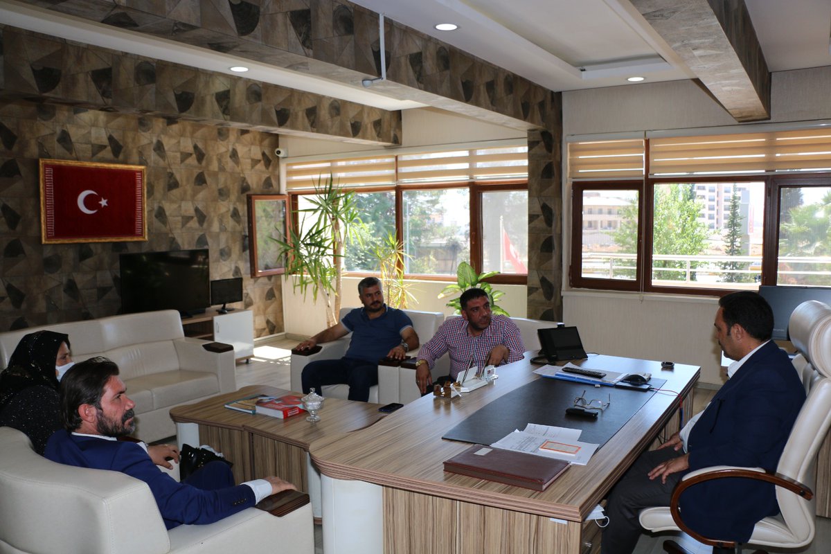 IleKuresel's tweet photo. Bugünkü toplantımız ve görüşmemiz Sosyal Aile ve Politikalar Başkanlığı ile bir araya gelip Derneğimizin amaçlarını ve projelerimizi anlattık mağdur ailelerimize ve şiddete uğramış bayanlarımızın maruzatlarını dile getirdik bilgi ve alakası için müdürümüze teşekkür ederiz https://t.co/V8hhzq1vUw