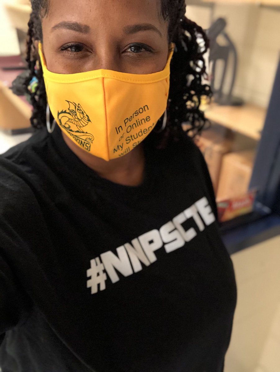 liveandmove's tweet photo. #TPThrowback - 1st Year Teaching to black boxes from home but it was a great first year!! #middleschoolrocks #techteacher #edtech #newteacherchronicles @TalkingPointsEd https://t.co/dVbPQVHzo4