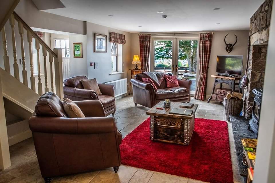 boolakennedy's tweet photo. Boolakennedy #SelfCatering Boutique Farm Cottages #Cahir, Tipperary, #Ireland, offering you a choice of two luxurious Faílte Ireland Approved homesteads. #Boolakennedy at the foot of the Galtee mountains in the beautiful county of #Tipperary offering you a world of possibilities. https://t.co/Qcx3HSCg2c