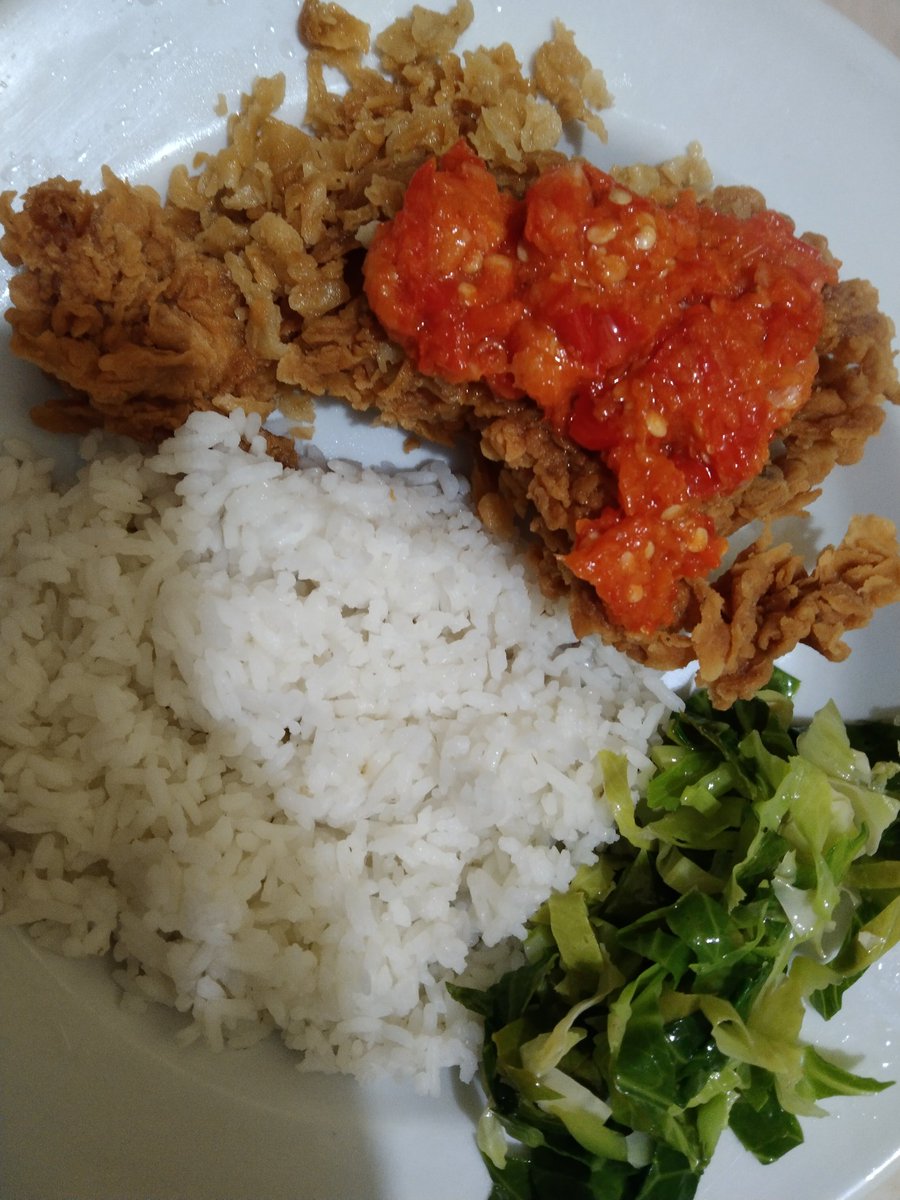 Ayam geprek pake sayurr😂