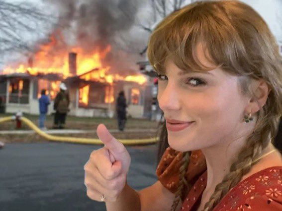 Iuvsneedy's tweet photo. TAYLOR WE ARE READY  #badbloodtaylorsversion https://t.co/eZG2U44pkV