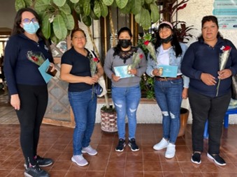 MartinreaInt's tweet photo. In Mexico, four of our facilities prepared a special event for #MothersDay as a gesture of gratitude and appreciation. During the celebration they gave them a gift and surprised them with a special show. #OneMartinrea https://t.co/y9YbZEQ2qc