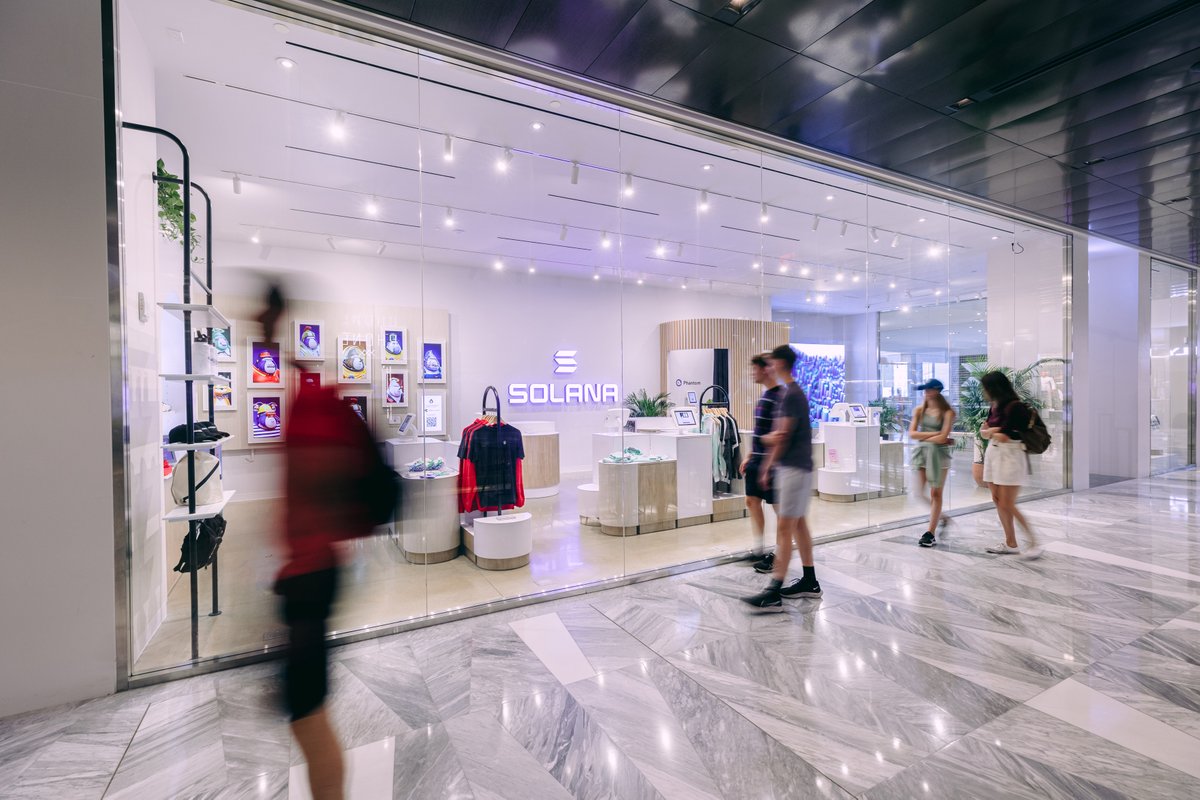drip_haus's tweet image. Solana Spaces NYC is now open: solanaspaces.com

We’re the world’s first retail &amp;amp; educational space dedicated to Web3.

Brought to you in collaboration with @solanafndn, and partners @phantom, @stepnofficial, @orca_so, @magiceden, @metaplex, @degenapeacademy and more.