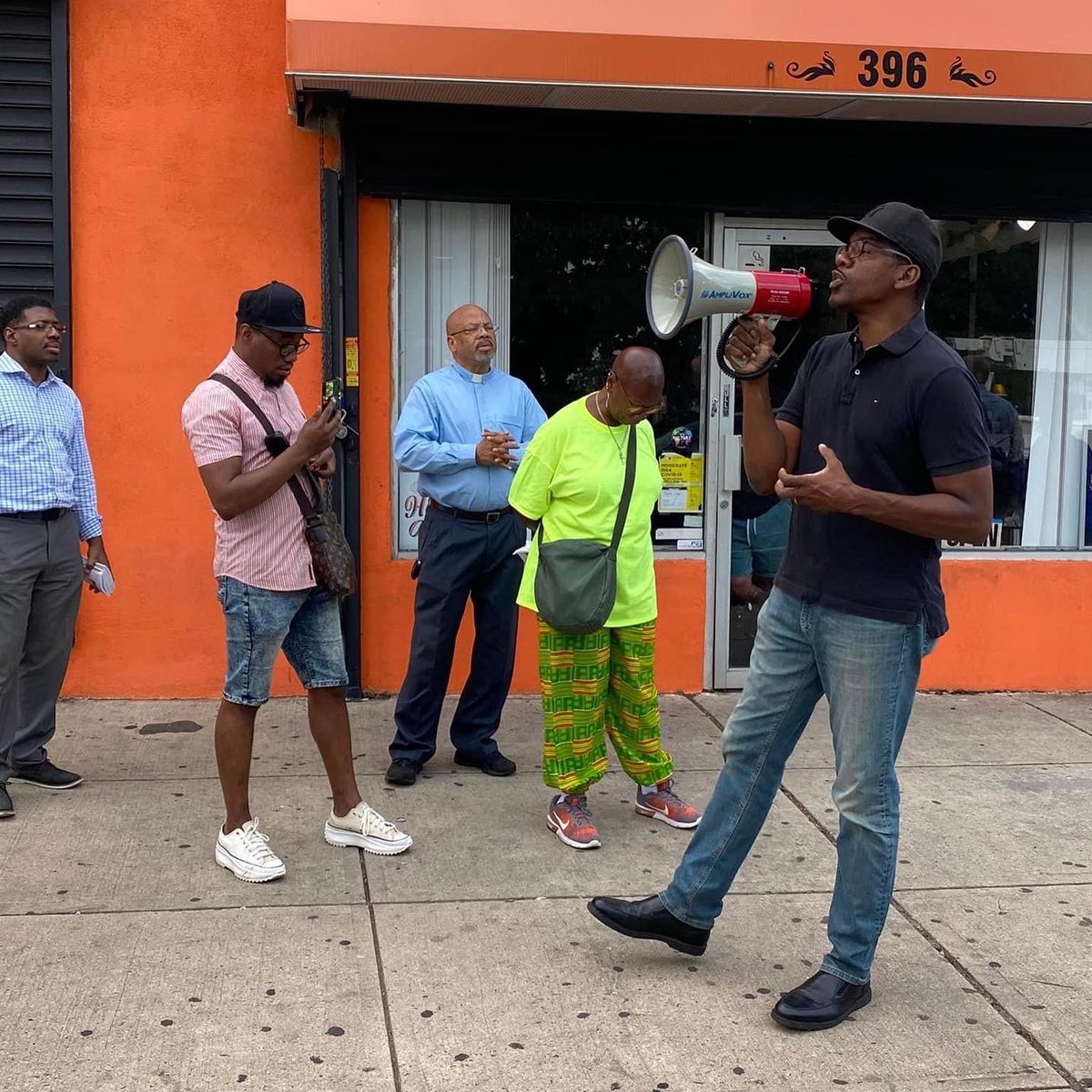 LamonicaMciver's tweet photo. Thank you to my Central Ward Clergy Leaders for hosting a prayer walk! Thank you Pastor Darrin Monroe & First Lady Lawren Monroe #CentralWardStrong #CentralWardClergy #JoinUsNextTime https://t.co/lkqvFZVYvu