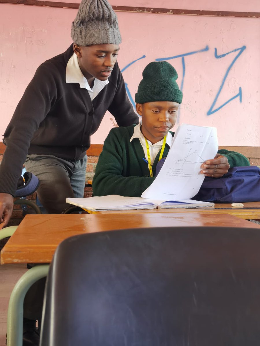 IkamvaYouthSA's tweet photo. At IkamvaYouth, our mission is to enable disadvantaged youth to pull themselves  of poverty and into tertiary education or employment. We have a 19 year record of achieving this mission. Support a learner today, https://t.co/tojadywQjt
#SupportALearner #Ikamvanitesrock https://t.co/OTdBBZHUdw