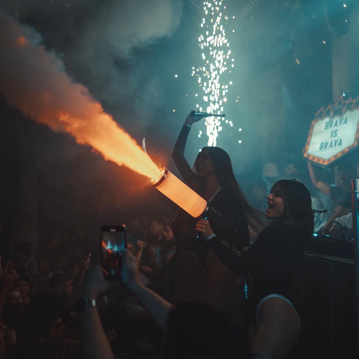 CLUB BRAVA tweet media