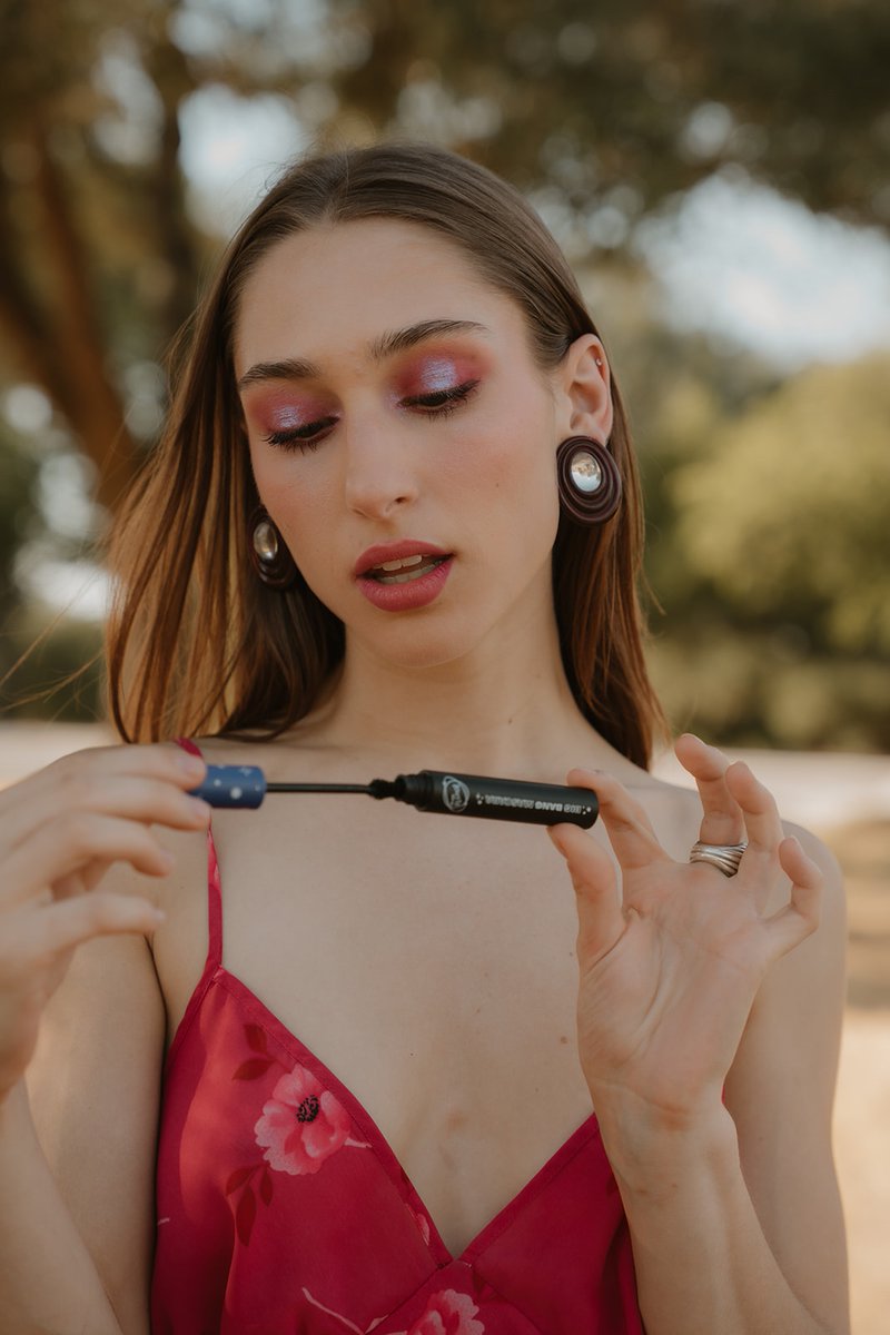 For BIG 💥 BOLD lashes, shop our BIG Bang Mascara in Black or Cerulean 💙 Available now at fluide.us 🪐

📷: AnnAnn Puttithanasorn 
💄: Destiny Carr
👗/⭐️: Gabi Hill