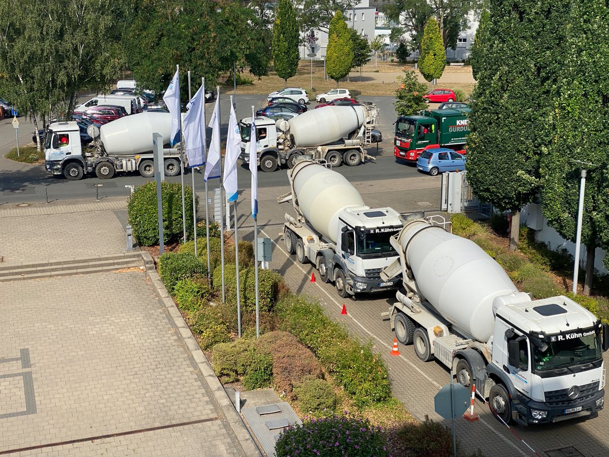 The concrete mixer trucks are rolling in for the construction of our new #target lab + #laser experimental facility in Darmstadt/Germany #nuclearfusion #laser