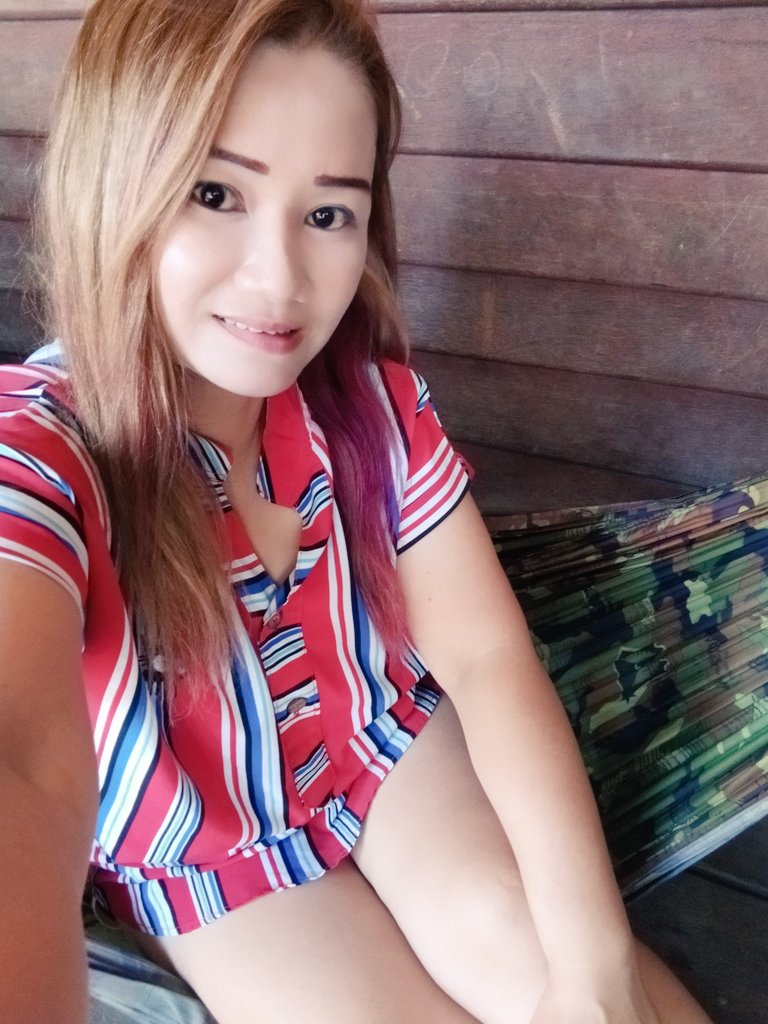 ส้มจี๊ด รับงานปกติทุกวัน  
แต่ถูกมือดีรายงานทวิกเตอร์ ส้มจี๊ด
ทำให้โปรที่ส้มจี๊ดจัดให้ลูกค้า
ไม่มีลูกค้าคนไหนเห็นฝากถึงคนทำนะค่ะถ้าบริการลูกค้าไม่ดีก็ไม่มีลูกค้าคนไหนไปนัดหรอค่ะ ต่อให้เธอรายงานอีกกี่ทวิกถ้าลูกค้าเขาไม่นัดเธอยังไงก็ไม่นัดผู้หญิงที่อื่นก็มีเยอะค่ะ นิสัยไม่ดีเลยค่ะ