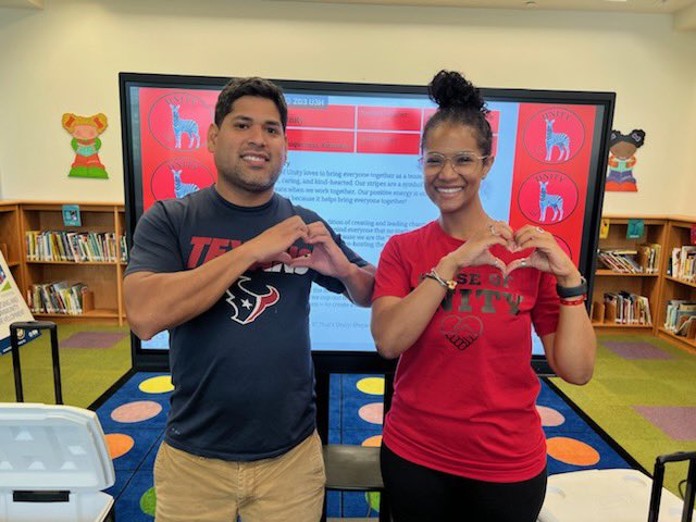 lockhartES's tweet photo. U-N-I-T-Y! That’s Unity! #houseofunity #soaringtonewheights @cameshiadawn https://t.co/qMVZ6jwj2R