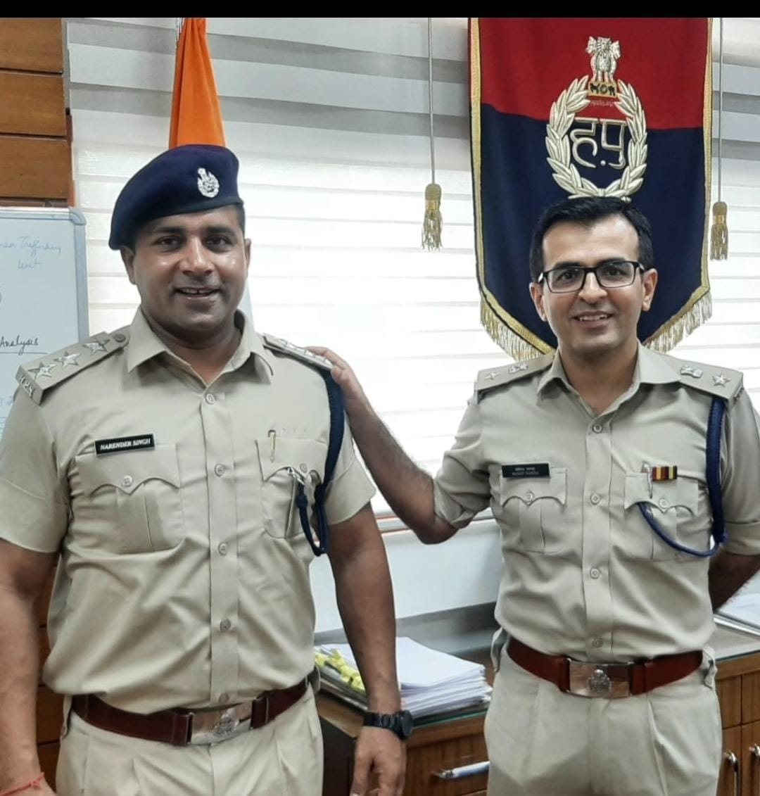 PoliceYnr's tweet photo. जिला यमुनानगर के अपराध शाखा-1 के इंचार्ज नरेंद्र खटाना की हुई प्रमोशन, बने डीएसपी। जिनको शुभकामनाएं दी गई एवं उनके उज्जवल भविष्य की कामना की।
@police_haryana 
@DGPHaryana 
@AmbalaIgp 
@anilvijminister https://t.co/HMtZCYDSzp