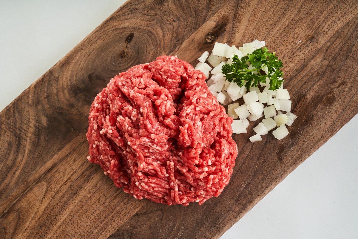 SpenstBros's tweet photo. Our Extra Lean Ground Beef is made fresh every morning! Only $5.99/LB. https://t.co/aNm2LHK4hB