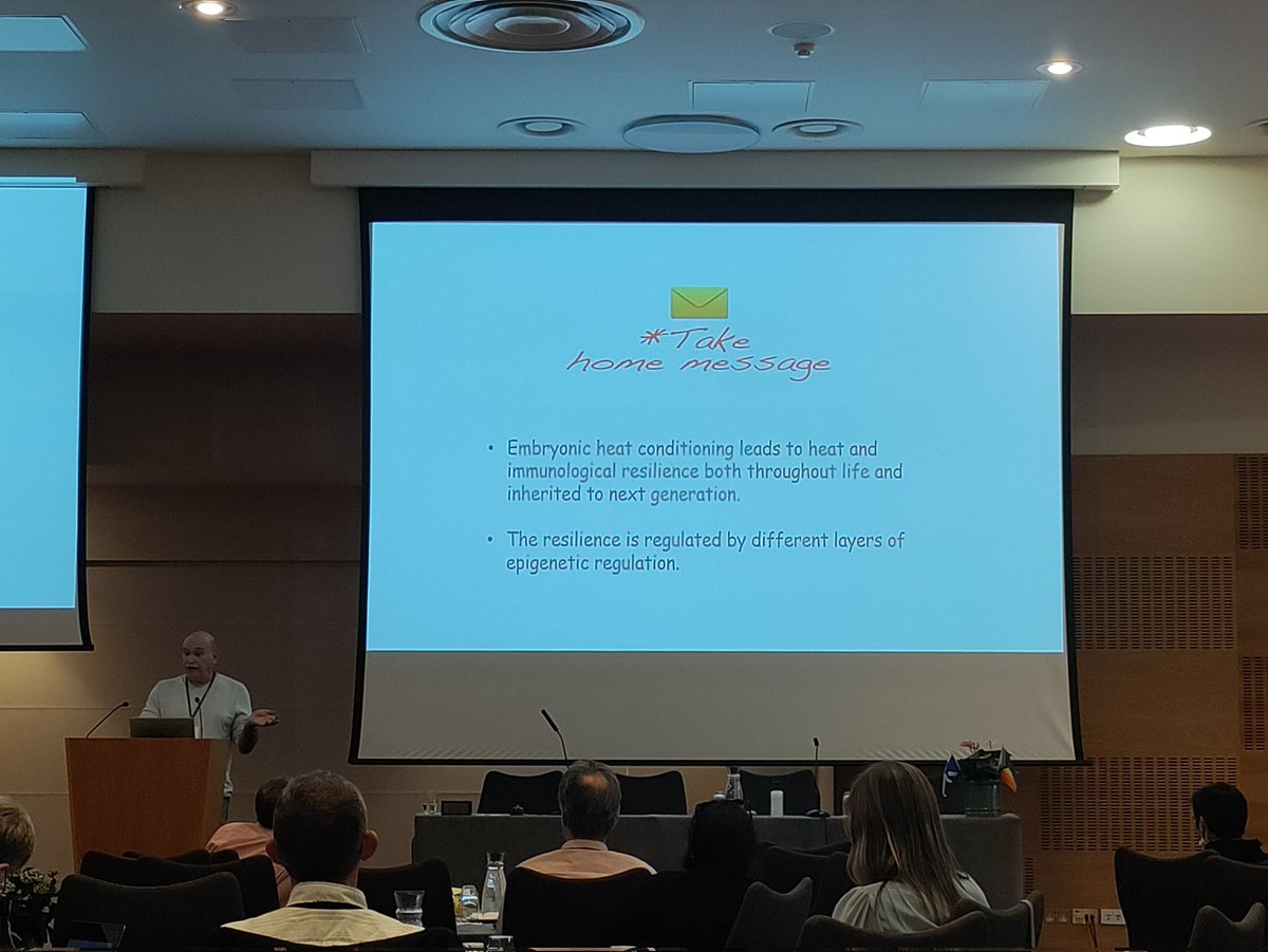 RuuskanenSuvi's tweet photo. Noam Meiri showing super interesting data on the epigenetic regulation of early life heat exposure @ISAE2020 #isae2022 https://t.co/q9gQu6v3AN
