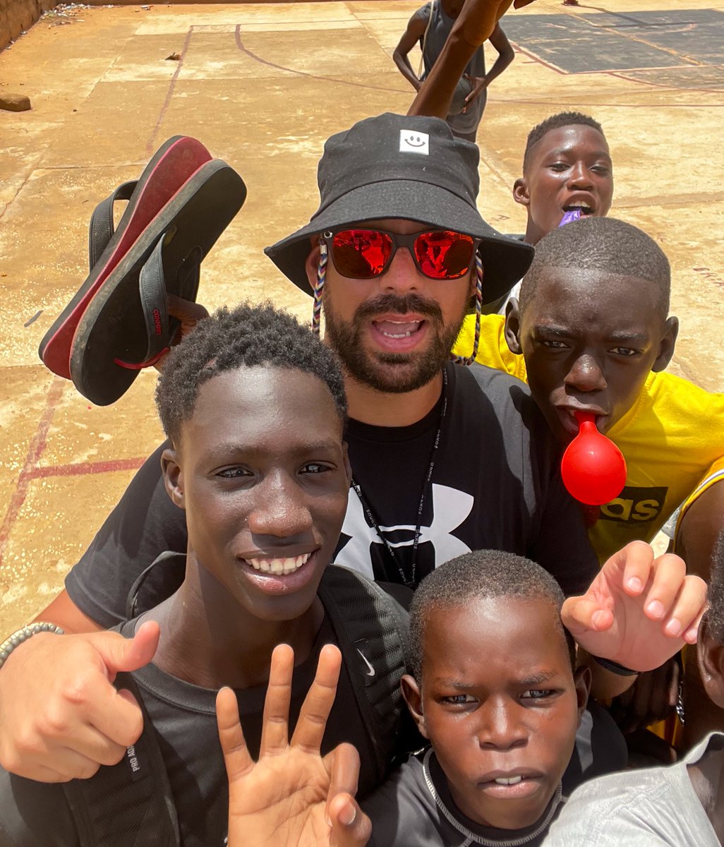 Las excusas, el miedo y el dolor son relativos, al igual que la felicidad. Y lo mejor🔝de todo, es que lo sabemos. Yo me doy ➕ cuenta de ello cada vez que vengo a Senegal 🇸🇳 [Dentro Hilo]👇🏼