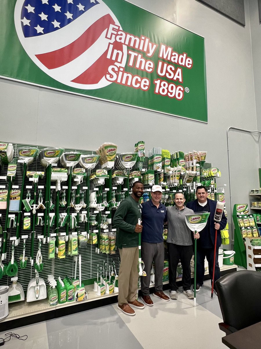 Great visit with our friends at <a href="/LibmanCompany/">Libman Company</a> today! Proud Partner of Villanova Athletics - thanks for all your support! ✌️