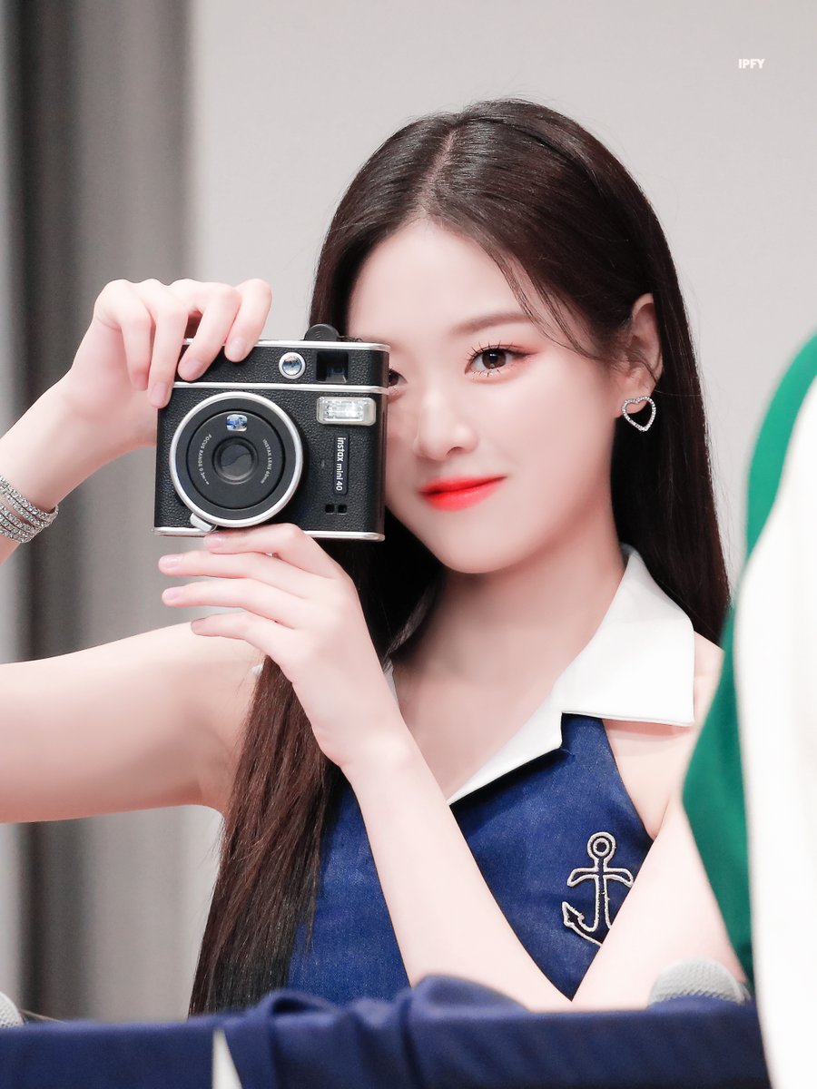 IPFY__'s tweet image. 220703 💛
#현진 #이달의소녀 
#LOONA #HYUNJIN