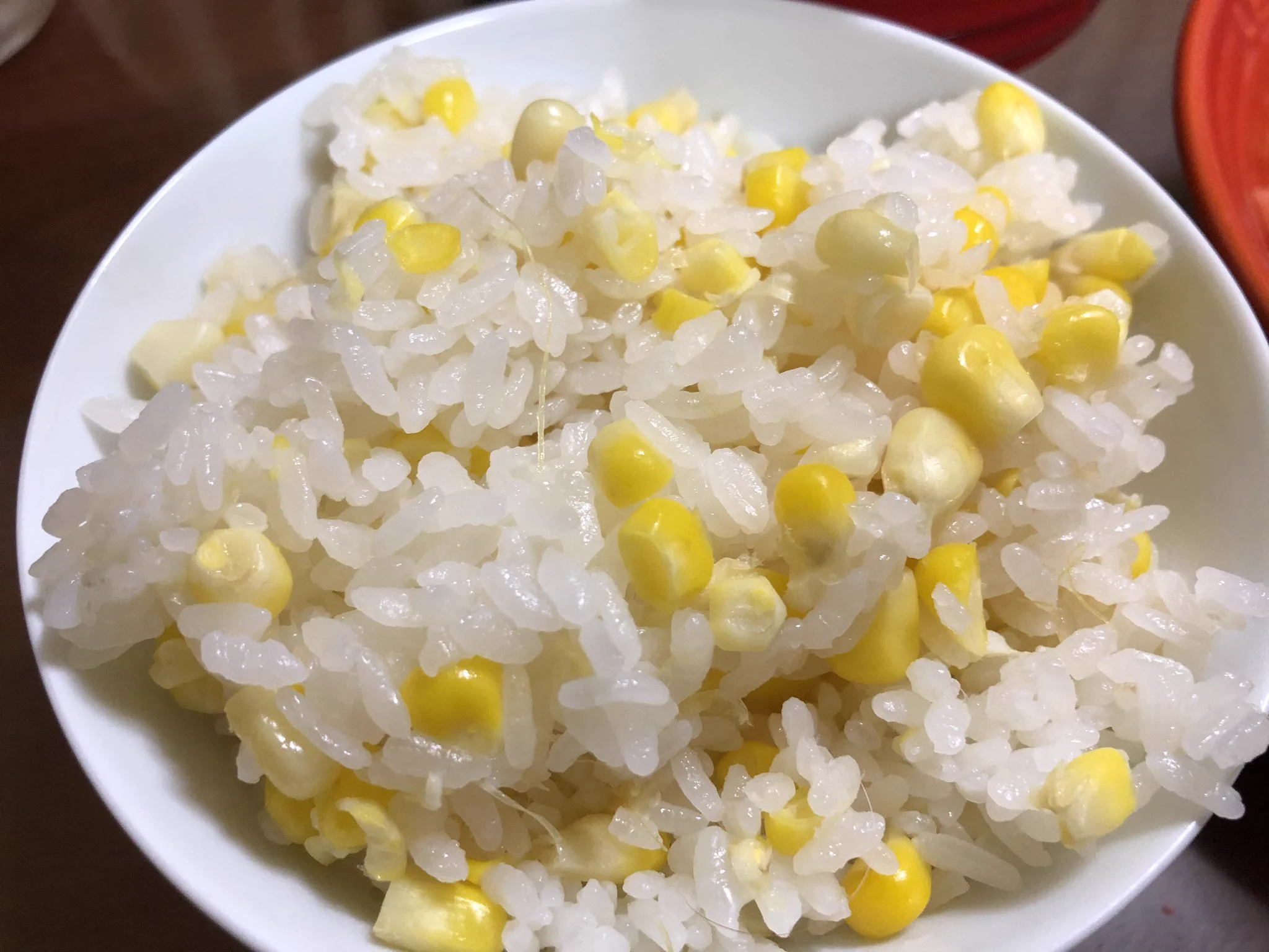 @tetsublogorg 知りませんでした！まさかの冷蔵だったんですね😊常温で陳列されてる事が多いので、常温保存と思い込んでました！ありがとうございます😆
昨夜作ったとうもろこしご飯です❣️ 