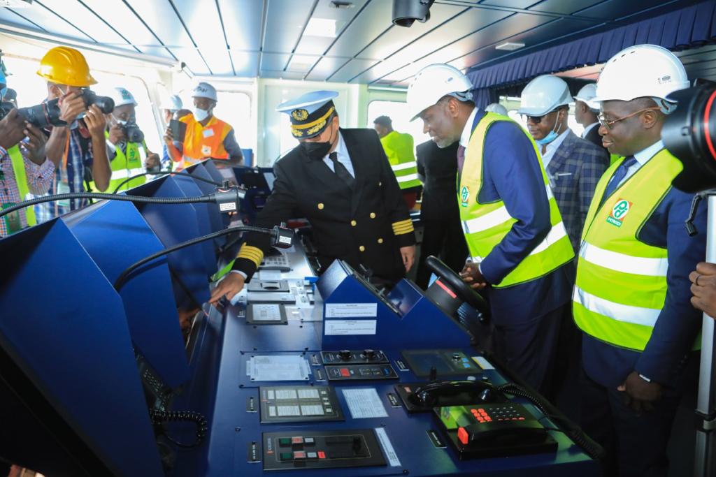 DRhdp's tweet photo. Le ministre @sangm64 a inauguré le mardi 26 juillet 2022, le premier butanier battant pavillon ivoirien dénommé #GPL #MT #SAPET .
#mines #pétrole #Energie
#CIV225 🇨🇮 https://t.co/y0pdOPVM8K