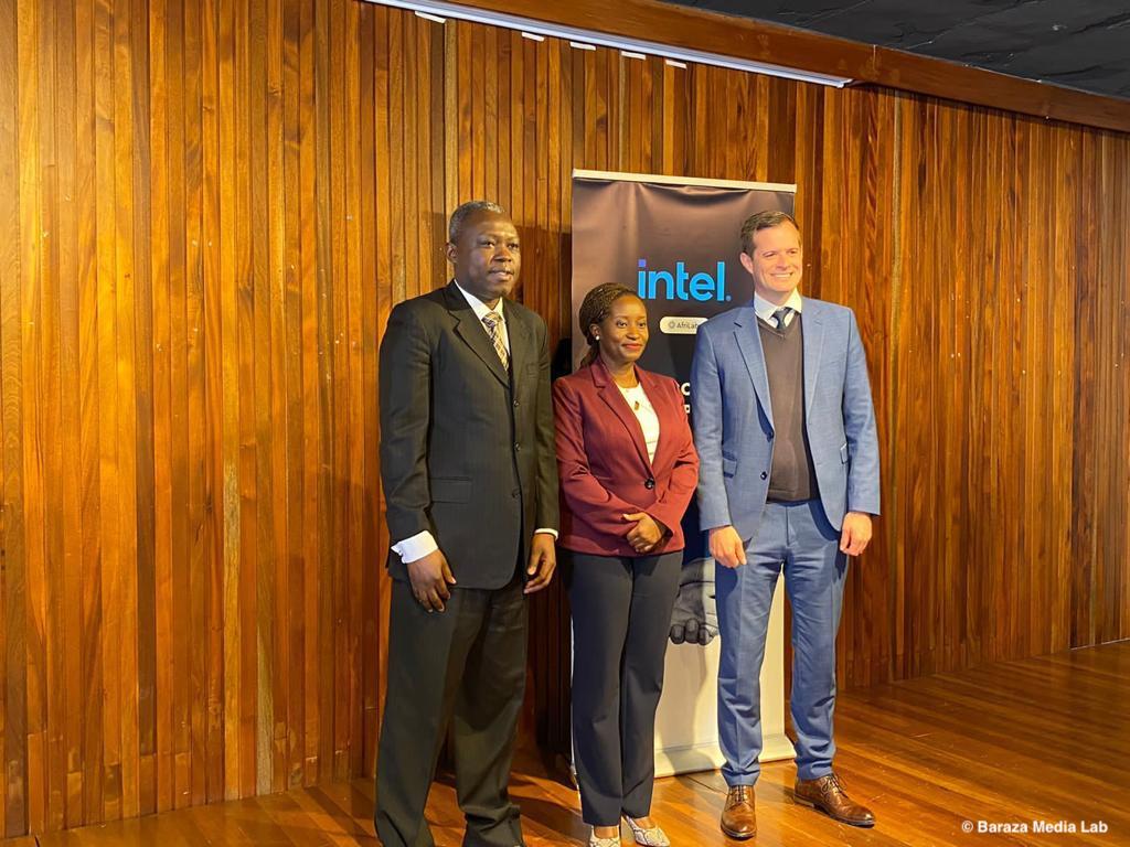 GermanyinKenya's tweet photo. Today ๐ฉ๐ช Acting Ambassador Thomas Wimmer joined CAS @MoICTKenya Maureen Mbaka, Dr. Bienvenu Soglo @intel, @KarenMwangi7 CEO Intel (IRS), Nekesa Were @AfriLabs and various #techpreneurs for a Digital #DeepTechWorkshop, organized by @intel in partnership with @AfriLabs. https://t.co/ROU0lIoyQH