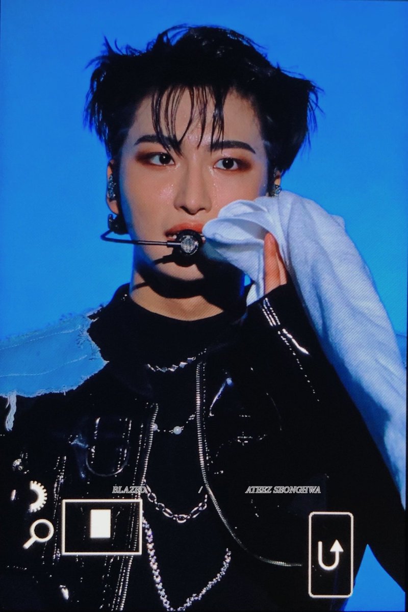 Blazed_403's tweet photo. 220728 

이번 활동도 잘부탁해

#에이티즈 #ATEEZ #성화 #SEONGHWA https://t.co/KmH9zPxdjE