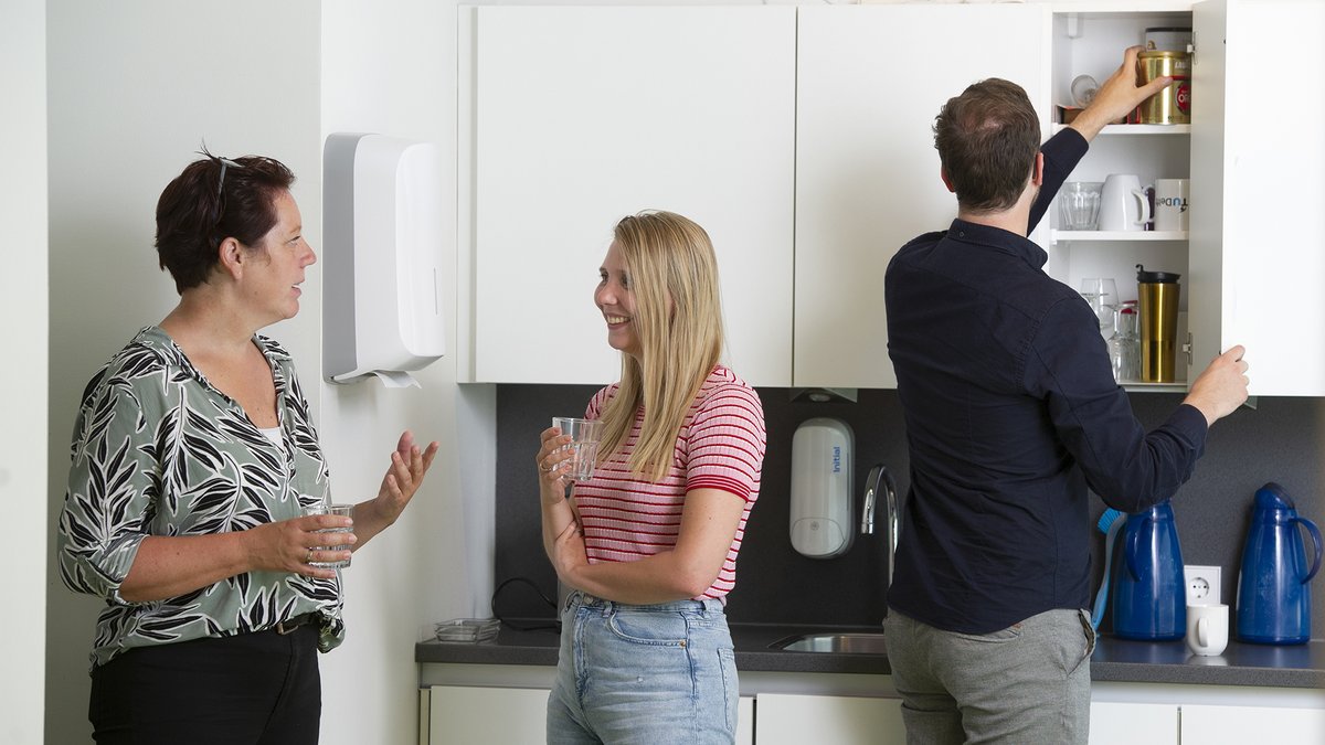 CfPB_Delft's tweet image. Op 13 oktober houden wij ons Center for People and Buildings (CfPB) Jaarcongres. Het thema luidt &apos;Zoeken naar verbinding in de hybride wereld&apos;.  Zet de datum snel in je agenda! #hybride werken #kennis  cfpb.nl/nieuws/save-th…