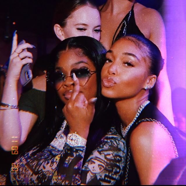 lilmirrio's tweet photo. @Ioriharvy happy birthday to one of my favorite people everπ₯³π₯³π₯³π₯³β₯οΈ i love you sooooo much sister i hope you enjoy your birthday to the fullest #est2018πππ https://t.co/6bGAEH5pkG