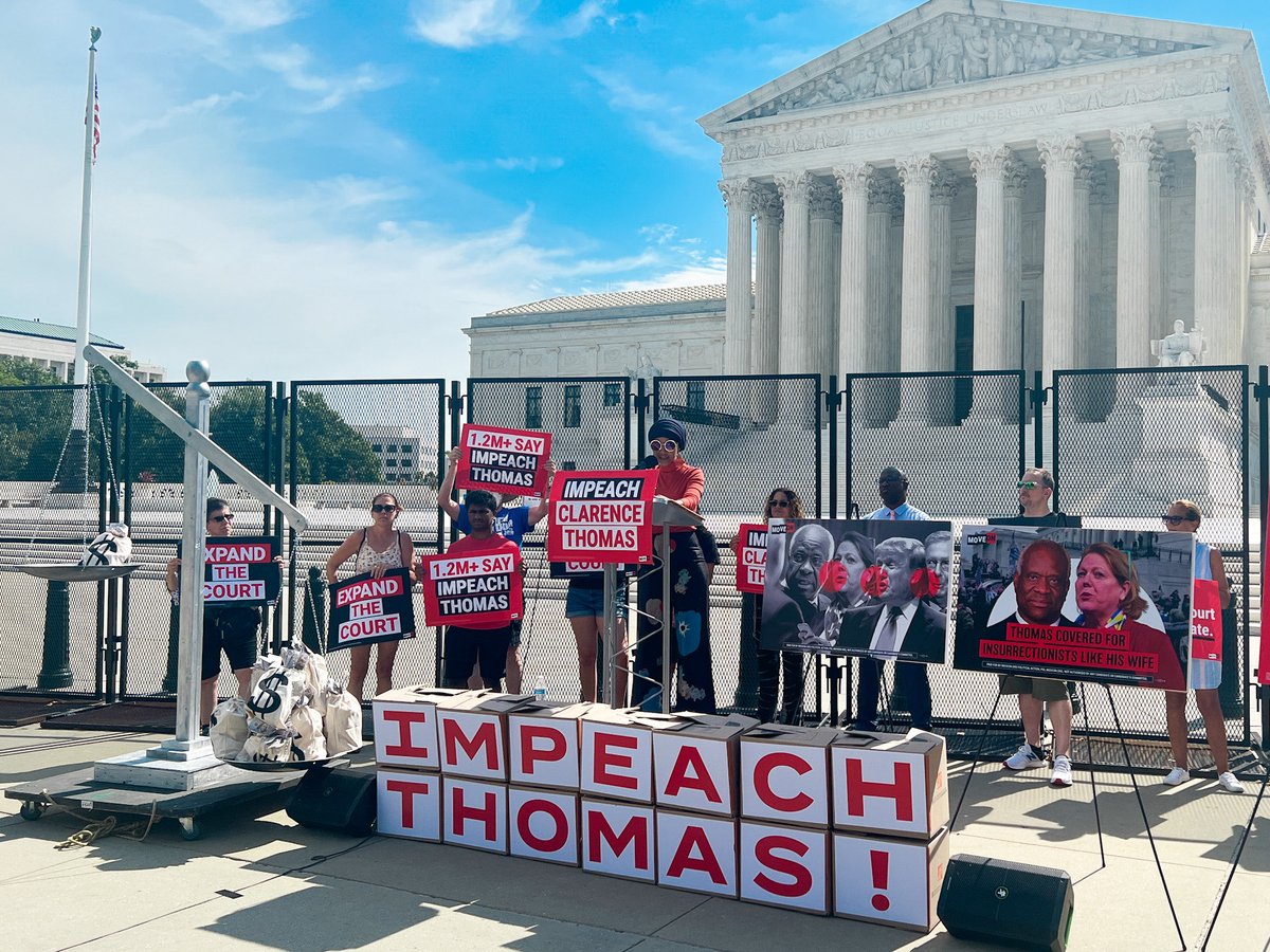 At #SCOTUS with ⁦@IlhanMN⁩, ⁦@RepBowman⁩, ⁦@MoveOn⁩ and ⁦@WeDemandJustice⁩ saying it’s time to #ImpeachThomas