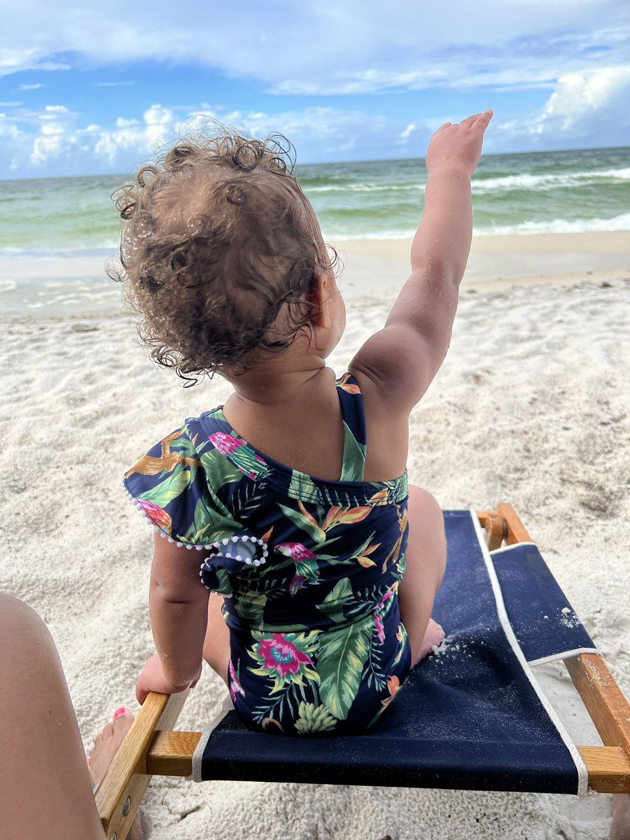 TheBrandiRhodes's tweet photo. 🌊 ☀️ https://t.co/gRWI3DxtuS