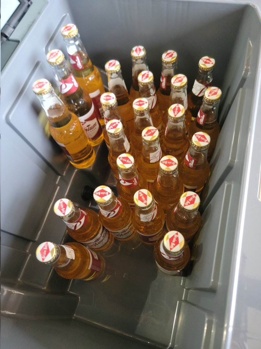 marioncofarmer's tweet photo. Bringing the good beer @GrainBeltBeer #friendlies to the #bootheelfuelandgasdrags at Sikeston mo this weekend. #cantfarmallthetime #roughnightinjericho #buzzingthirddozen if you see this tweet and are there this weekend find me for a very limited coolie cup. https://t.co/SA1uKUftzY