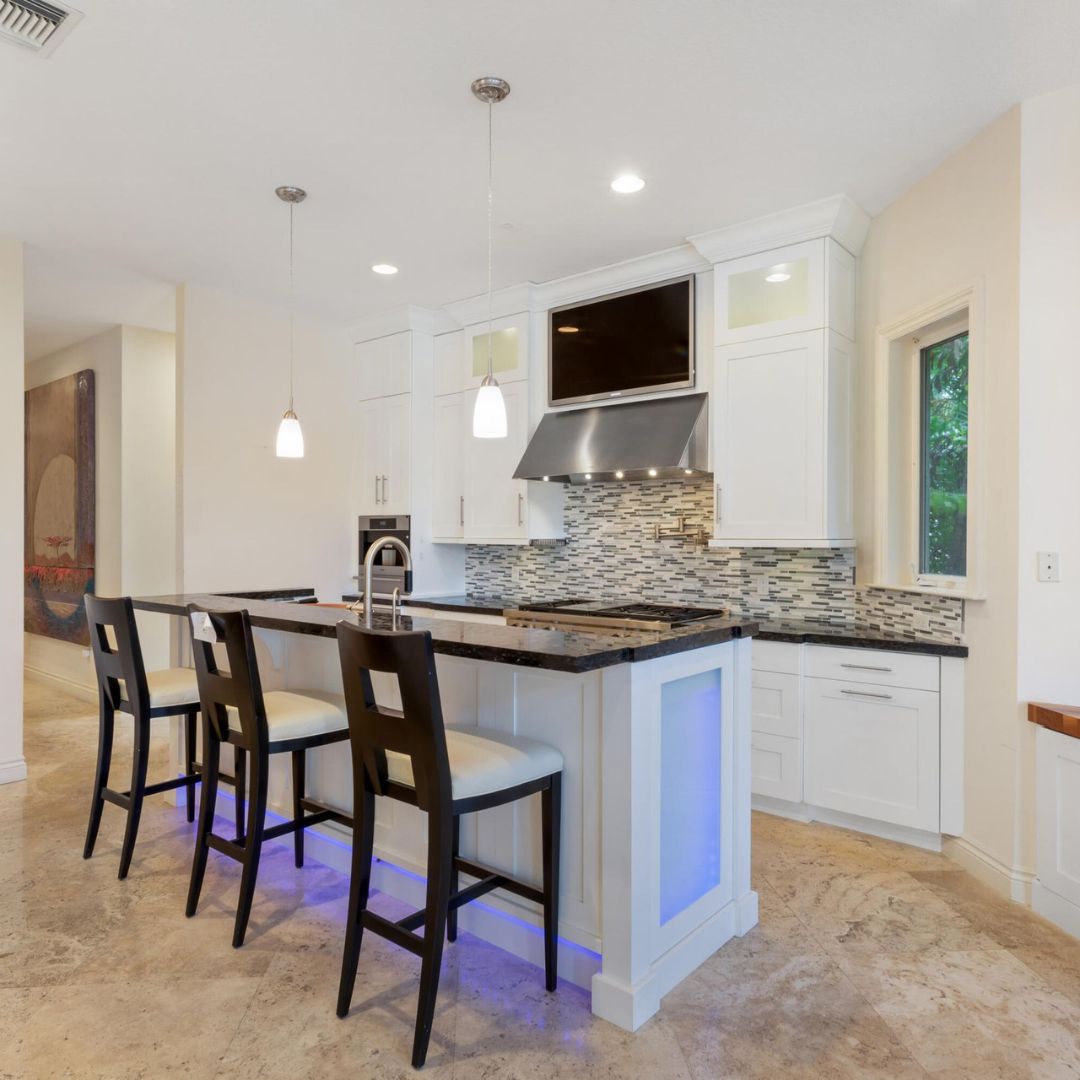 PascalLiguori's tweet photo. Private tropical haven located only blocks away from Atlantic Avenue and the beach!

📍 102 Basin Drive Delray Beach Fl 

Offered at: $13.995 Million
5 bedrooms | 4.1 bathrooms | 8,987 SqFt

Contact us today about this property!  https://t.co/uDCAtBmG9E https://t.co/uGhtiPt0d3