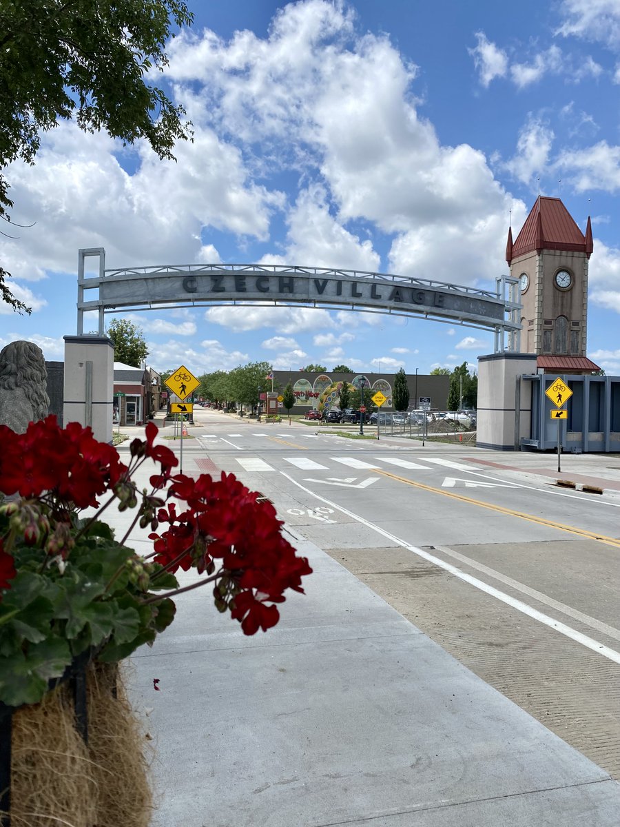 HelloCR_IA's tweet photo. @thedistrict_cr is showing off a new look to welcome visitors! The 16th Avenue Bridge of Lions between NewBo and Czech Village is now open, and flood protection work is complete. Drive through to czech it out! π¦
#czechvillagecr #newbocr #cedarrapids #thisisiowa #iowa #crtourism https://t.co/0r8xFyxVmc