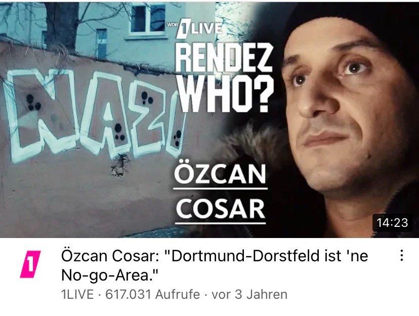 NrwRecherche's tweet photo. Am 15.05.2022 veröffentlichte „Sharo45" das Video "DÖNER im NAZI-KIEZ".
Comedian Özcan #Cosar hatte dieses Vorhaben schon im Jahre 2019 umgesetzt. Dort reagierten die Nazis noch mit Böllern und Bedrohungsgebärden.
2/4
#NoNazisDo #Dortmund https://t.co/YtuLfxTUBh
