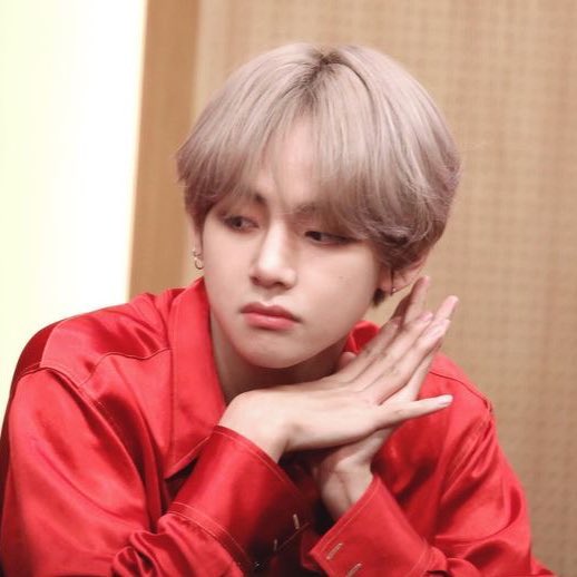 vminkookfairies's tweet photo. taehyung’s dainty mannerisms - an endearing thread: https://t.co/Jd87UGe1ky