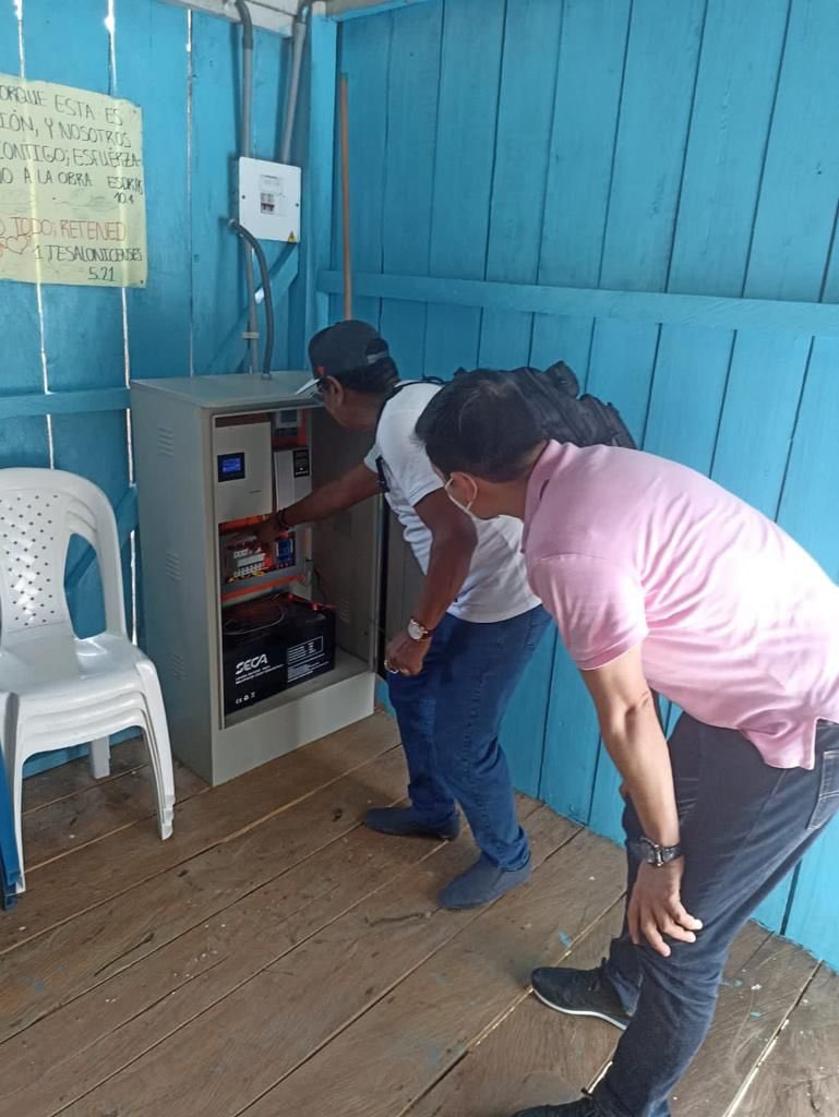 MoniVerdugo's tweet photo. 🔝Desde el @MinEnergiaCo resaltamos la #Entrega del proyecto de instalación de 218 sistemas solares fotovoltaicos individuales para familias de la zona rural del municipio de @MedioAtrato, @GobChoco, que contó con una inversión de $4.300 millones del @Regalias_gov☀️#VamosPorMás https://t.co/xQlwPpDsT0