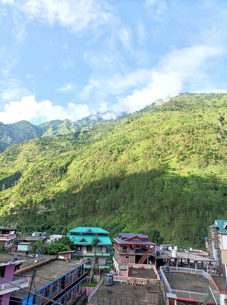 door_reh_bhadwe's tweet photo. बहाव
पहाड़
बदलाव.... 
#Trithanvalley
#HimachalPradesh https://t.co/7fupXsBXXv